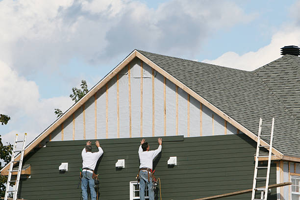 Professional Storm Damage Siding Repair technician working in Woodbridge, NJ